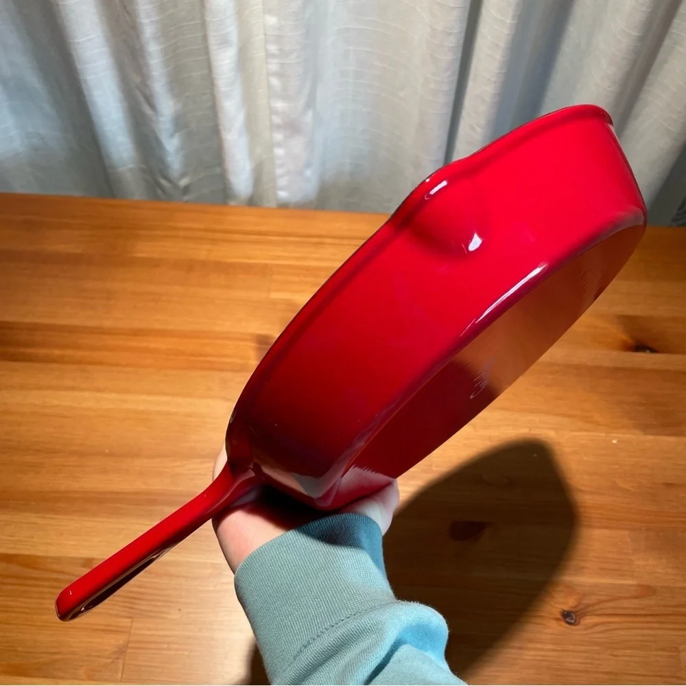 NWOT Sur La Table Enameled Cast Iron Skillet 10